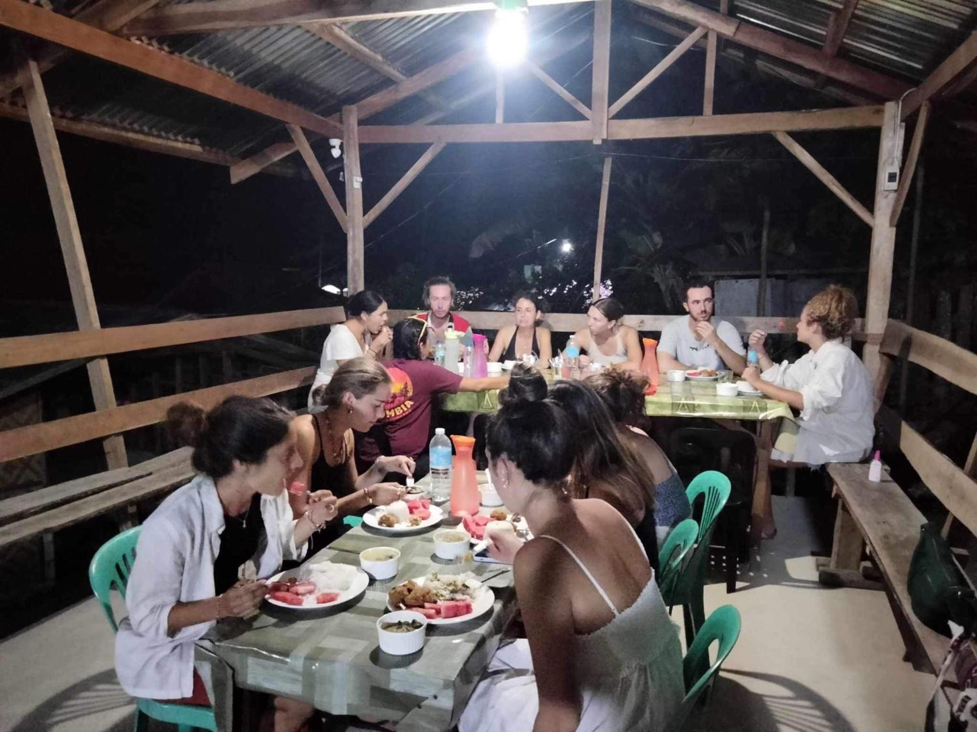 Roca'S Homestay Backpackers Chalet Batuan Zewnętrze zdjęcie